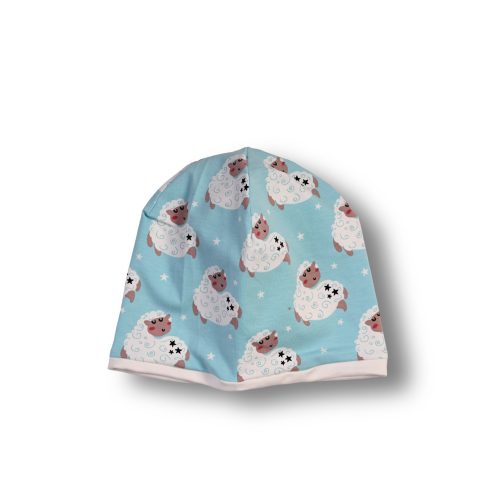 Otroška kapa – ovčke na modrem + smetana (velikost L)